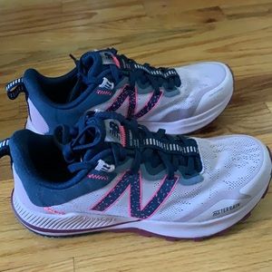 Work in great condition new balance sneakers